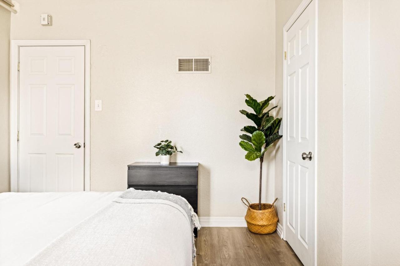 Stylish City Retreat - King Beds - Walk To Sloans Lake DEN Екстериор снимка